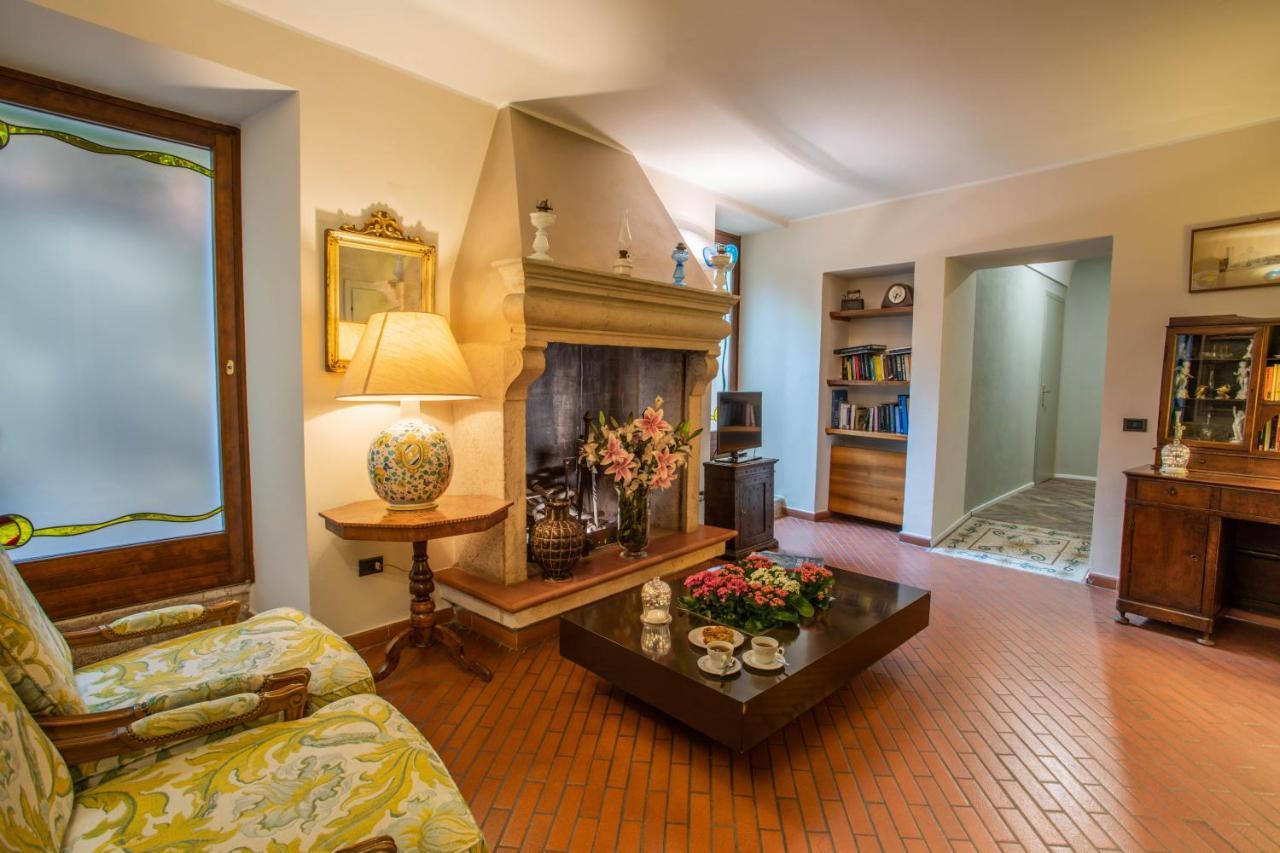 Hotel Degli Oleandri Сирмионе Екстериор снимка