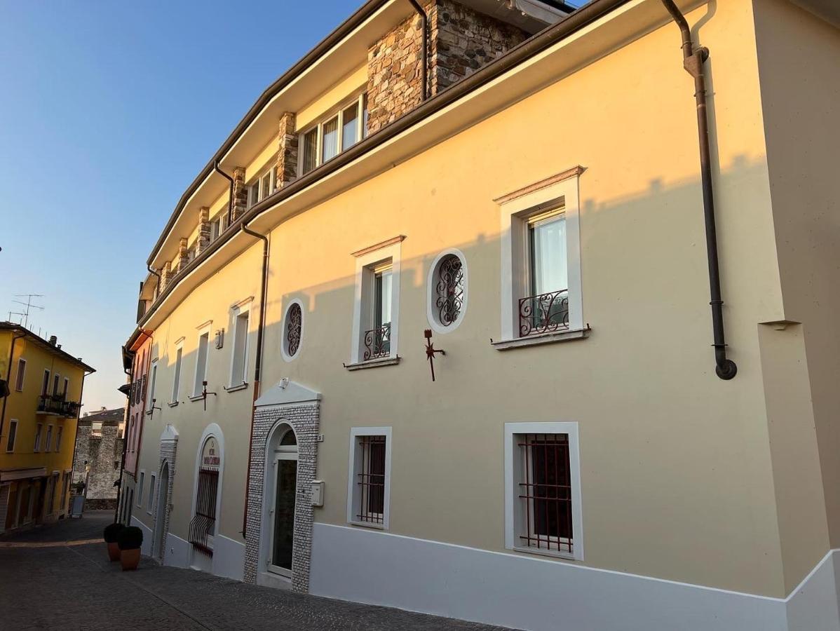 Hotel Degli Oleandri Сирмионе Екстериор снимка