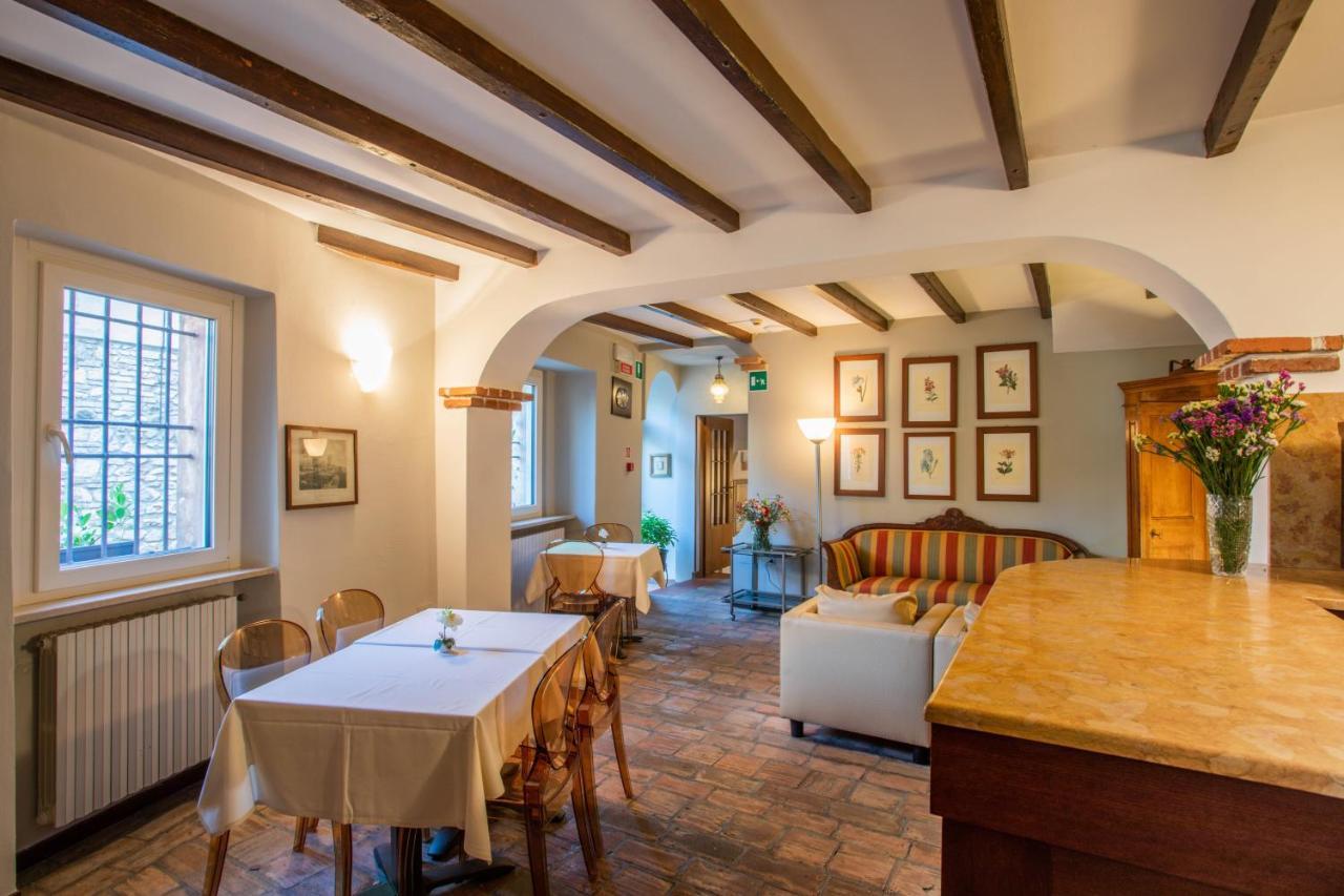 Hotel Degli Oleandri Сирмионе Екстериор снимка