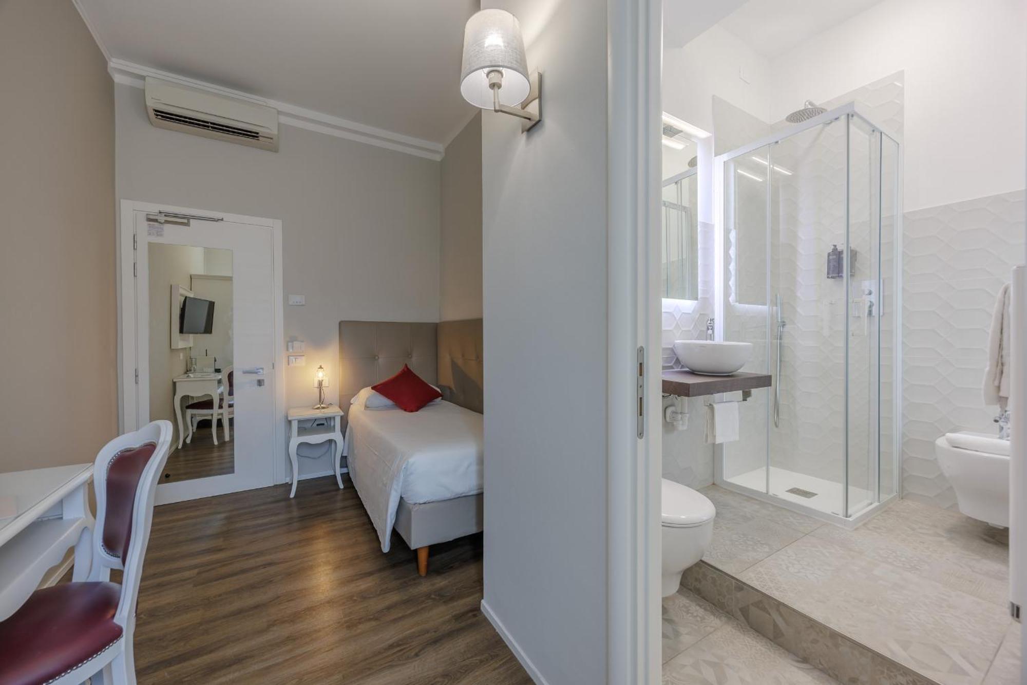 Hotel Degli Oleandri Сирмионе Екстериор снимка