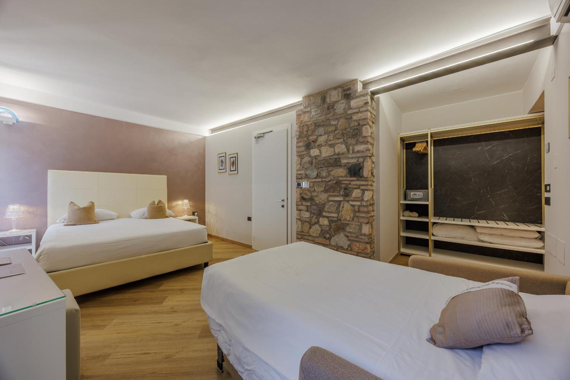 Hotel Degli Oleandri Сирмионе Екстериор снимка