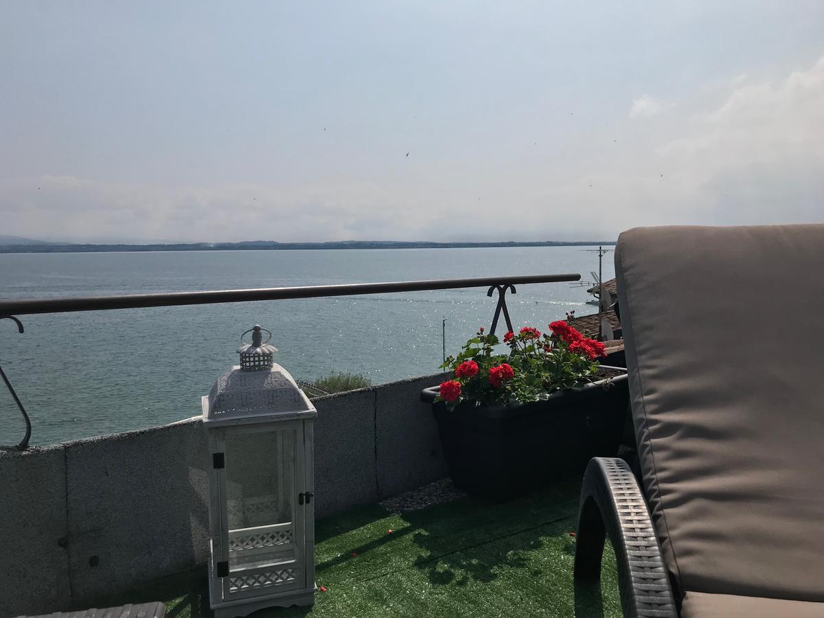 Hotel Degli Oleandri Сирмионе Екстериор снимка